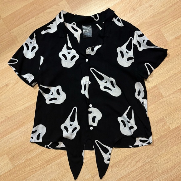 Ghost Face Button Up Tie Down Top Medium - Picture 1 of 3